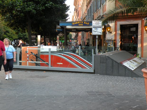  passage souterrain, haut de la Via Veneto